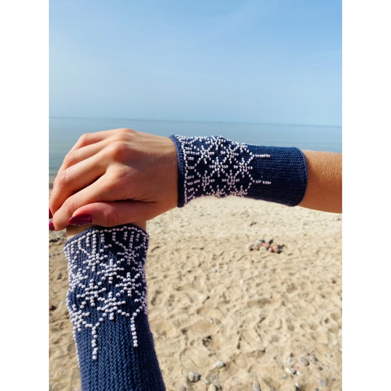 Riešinės pilkšvai-melsvos spalvos 15X7,5cm Riešinės pilkšvai-melsvos spalvos 15X7,5cm