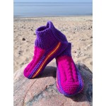 Megztos moteriškos vilnonės tapkutės