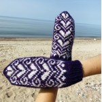 Megztos violetinės spalvos pirštinės 