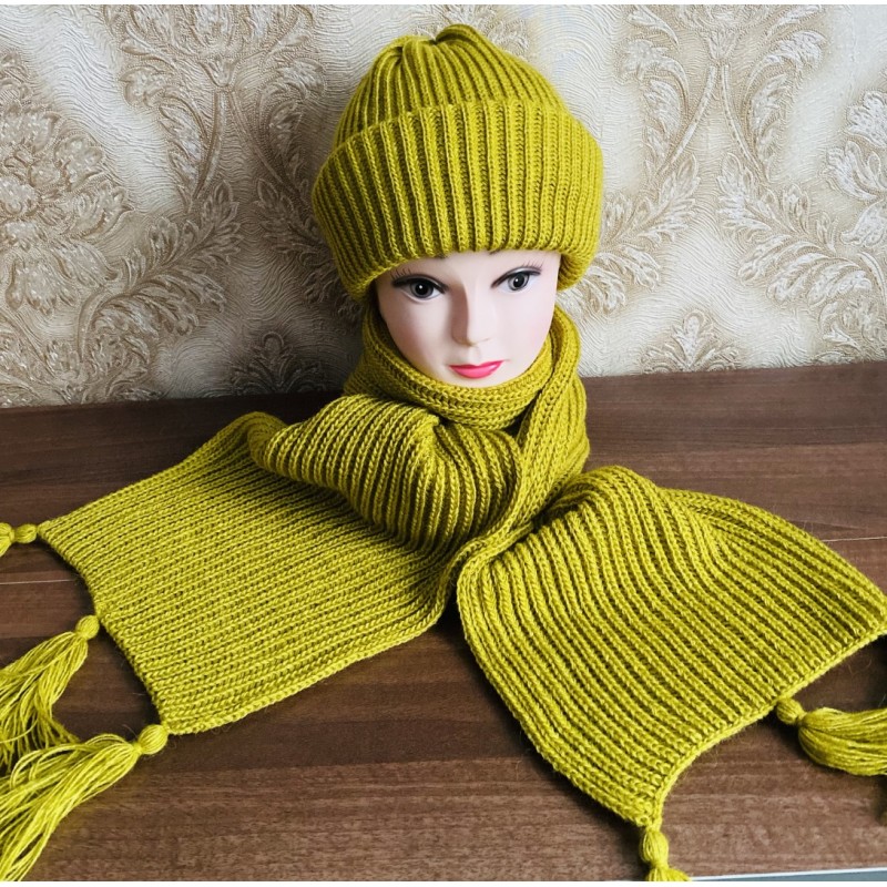 Alpakos ir vilnos komplektas. Kepurė ir šalikas pistacijos spalvos