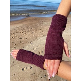 Megztos bordo spalvos riešinės trumpesnis variantas