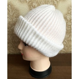Megzta kepurė baltos spalvos su dvigubu atvertimu 