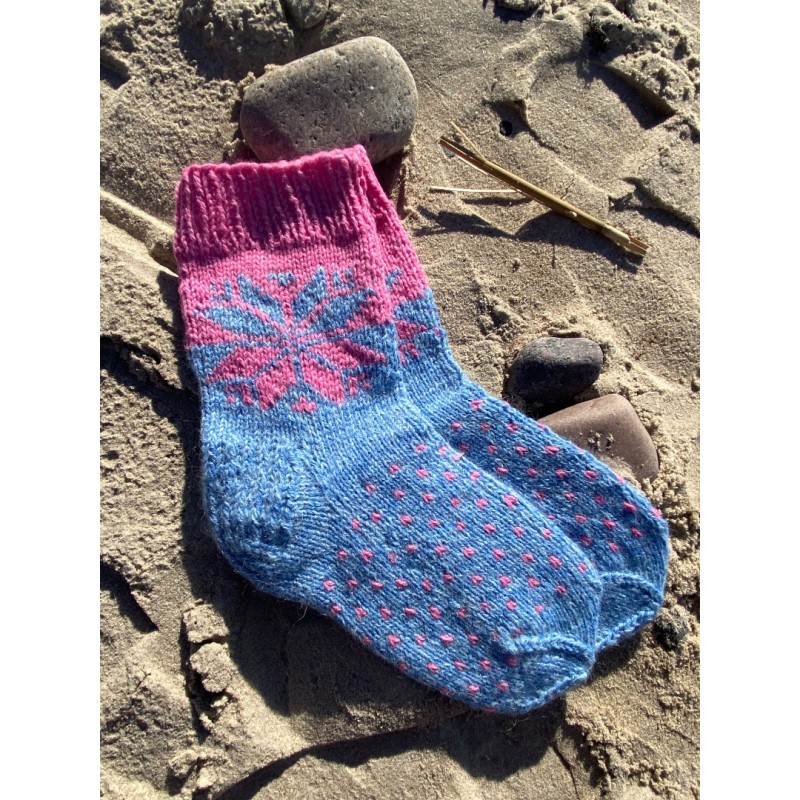 Megztos vilnonės kojinės žydros spalvos su rožine 40-41dydis Megztos vilnonės kojinės žydros spalvos su rožine 40-41dydis