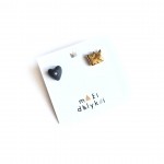 Juodo porceliano ir keramikos auskarai "Juoda širdelė ir aukso karūna"