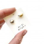 Keramikos auskarai "Aukso paukštukas ir jo taškuotas obuoliukas"