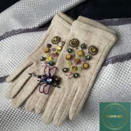 Segė "Alyvinis laumžirgis iš kruopyčių stalčiuko"