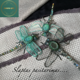 Segė "Skaidriaakis laumžirgis turkio spalvos kuprele"