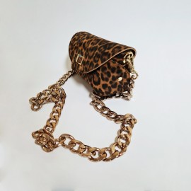 Odinė rankinė iš leopardo rašto odos