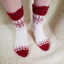 Baltos kojinės „Raudonkepuraitė“