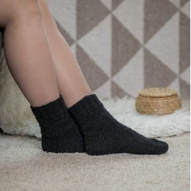 Juodos moteriškos vilnonės kojinės