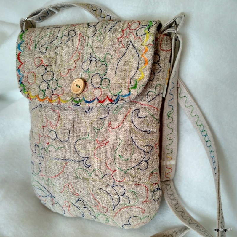 RANKINĖ PER PETĮ (lininė) RANKINĖ PER PETĮ (lininė)