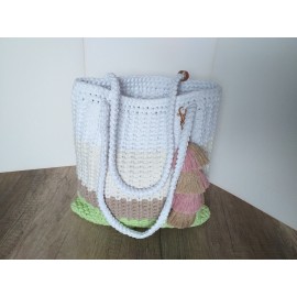 Rankinė per petį  nerta  Rankinė per petį  nerta