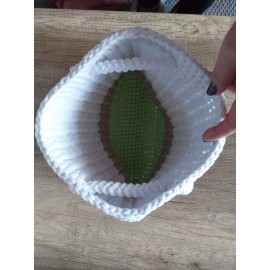 Rankinė per petį  nerta  Rankinė per petį  nerta