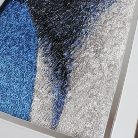 Siuvinėtas paveikslas " Baltas katinas" 24x39 cm su rėmeliu