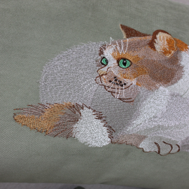 Siuvinėta pagalvė "Katinas didelis"