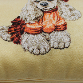 Siuvinėta pagalvė "Šuniukas su berete"