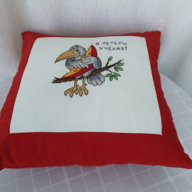 Siuvinėta pagalvė "Protinga varna"
