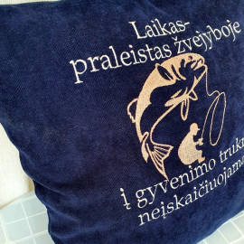 Siuvinėta pagalvė "Žvejui"