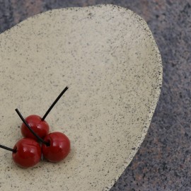Akmenuota lėkštė | Su stoveliu Akmenuota lėkštė | Su stoveliu