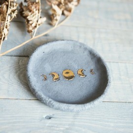 Keraminė smilkalinė "Mėnulio fazės"