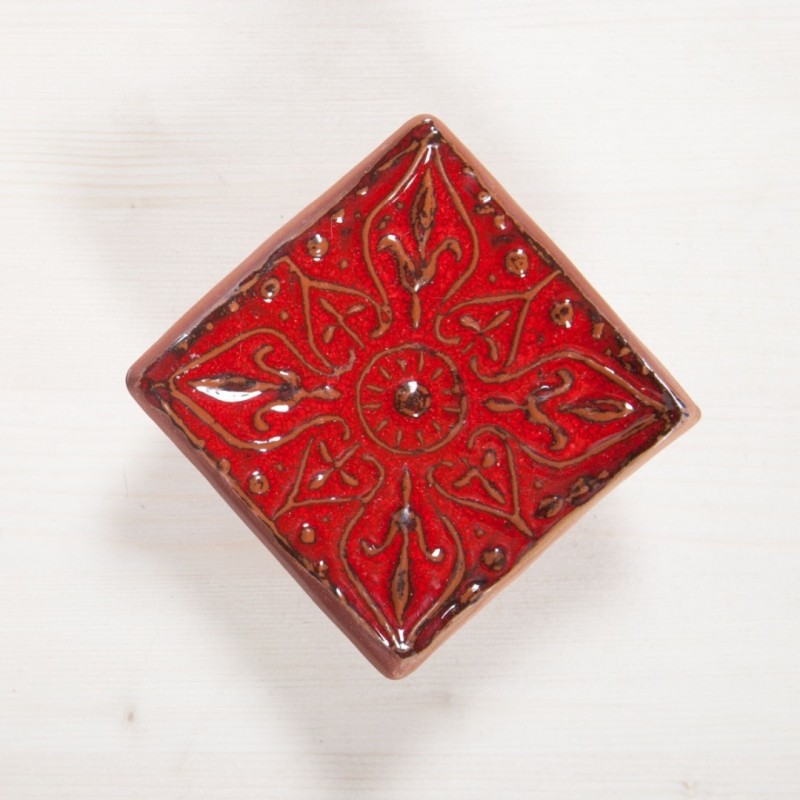 Kvadratinė raudona muilinė