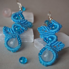 Elfiški auskarai - lapeliai su rožinio kvarco ir mėlyno stiklo pumpurais