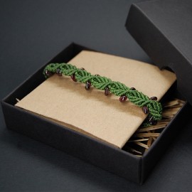 Granatų pumpurai lapeliuose - apyrankė