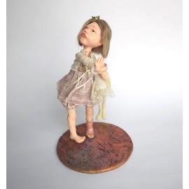 Autorinė lėlė Princesė su baltu zuikiu Autorinė lėlė Princesė su baltu zuikiu