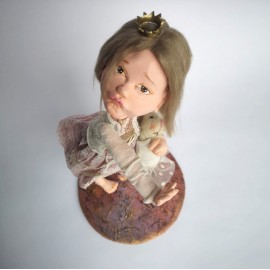 Autorinė lėlė Princesė su baltu zuikiu Autorinė lėlė Princesė su baltu zuikiu