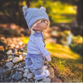 Tekstilinė lėlė Šviesiaplaukis berniukas Tekstilinė lėlė Šviesiaplaukis berniukas