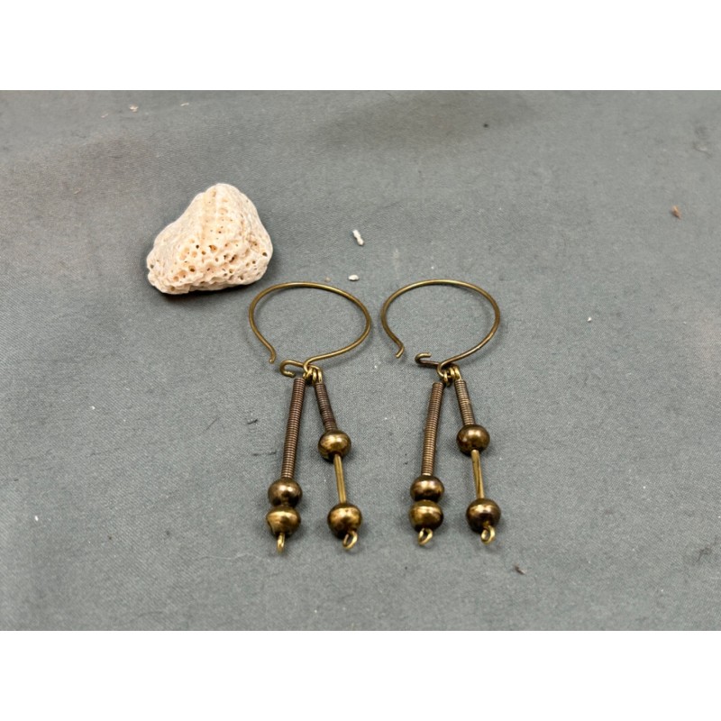 Auskarai daugiakaroliai, XIV a. 