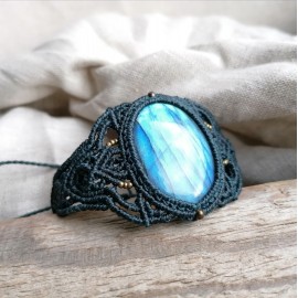 Plati apyrankė su labradoritu