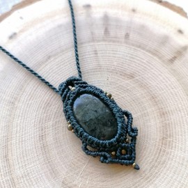 Kaklo pakabukas su turmalino kvarcu