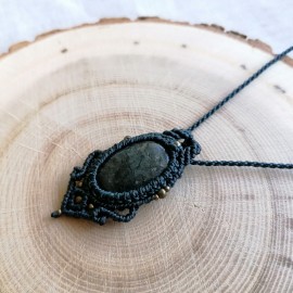 Kaklo pakabukas su turmalino kvarcu