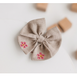 Lininis kaspinėlis su siuvinėjimais