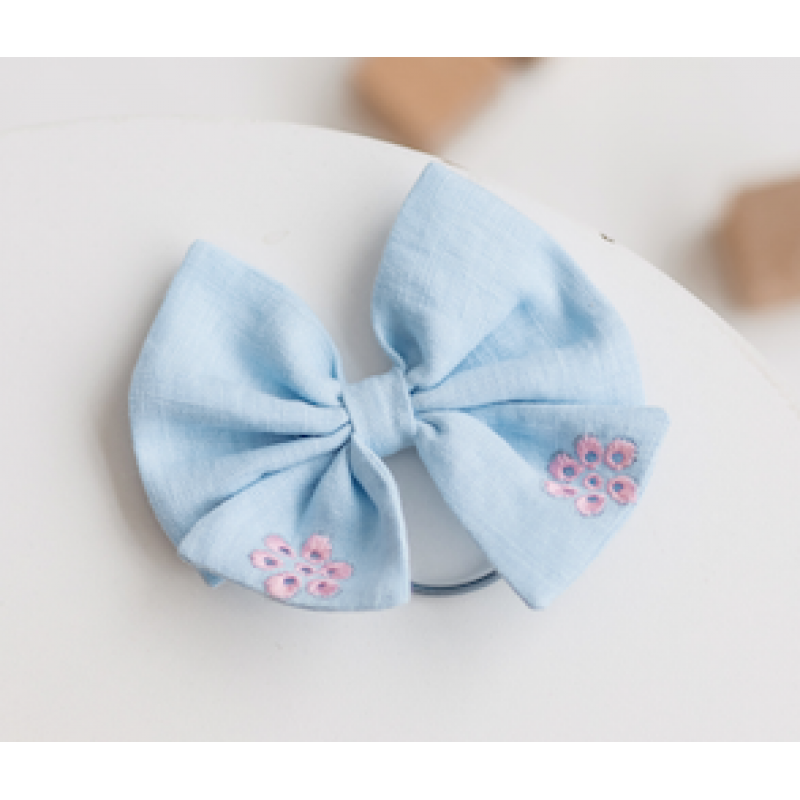 Lininis kaspinėlis su siuvinėjimais