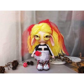 Elfo lėlė geltonais plaukais