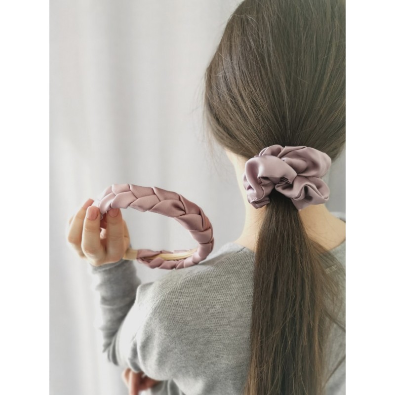 Plaukų lankelis - pintas, natūralaus šilko. Pelenų rožinė spalva Plaukų lankelis - pintas, natūralaus šilko. Pelenų rožinė spalva