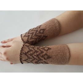 143 Juodos riešinės 