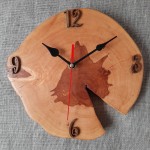 Sieninis laikrodis iš medžio masyvo  „Peculiar“