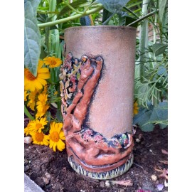 Stiklinė vaza su gėliu dekoru „Senas batas“