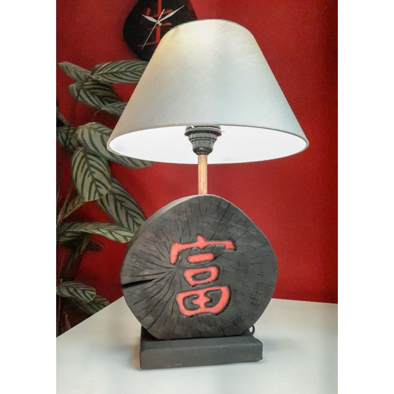 Lempa iš medžio su gaubtu „Turtas“