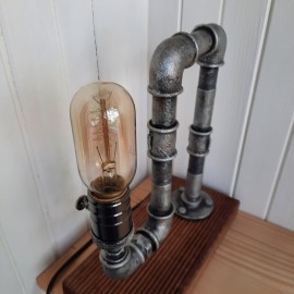 Modernus industrinio stiliaus šviestuvas „Kabliukas“