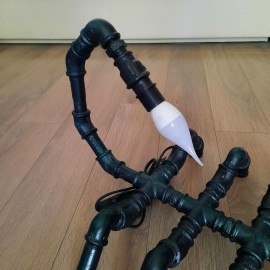 Modernus industrinio stiliaus šviestuvas „Skorpionas“