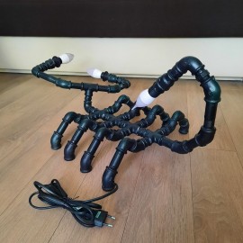 Modernus industrinio stiliaus šviestuvas „Skorpionas“