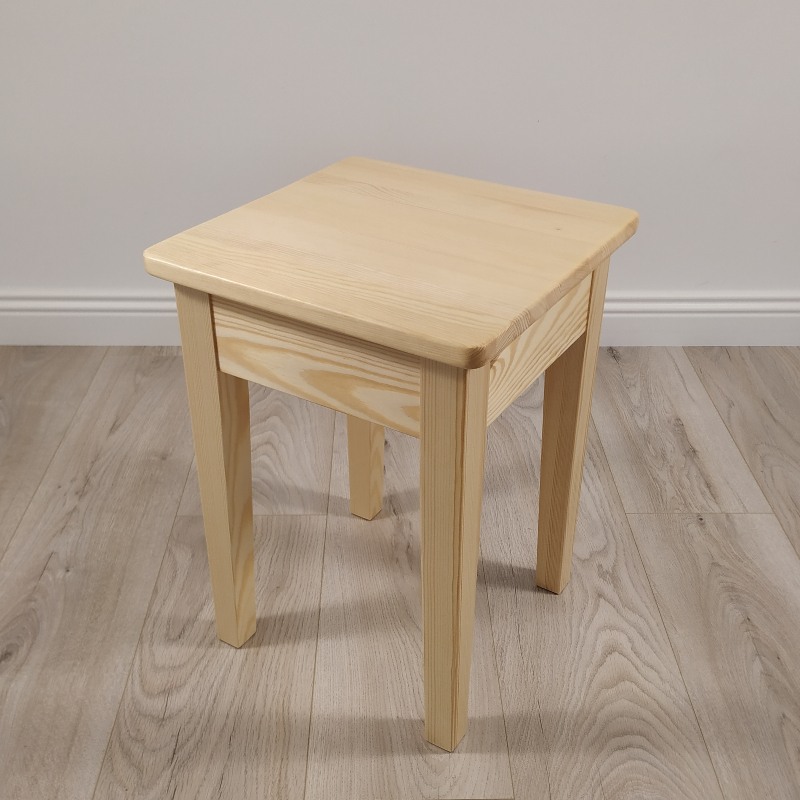 Medinė taburetė Medinė taburetė