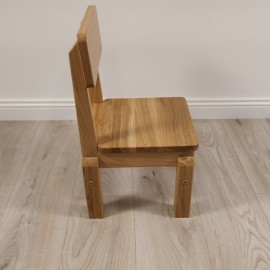 Ąžuolinė reguliuojama kėdutė Ąžuolinė reguliuojama kėdutė