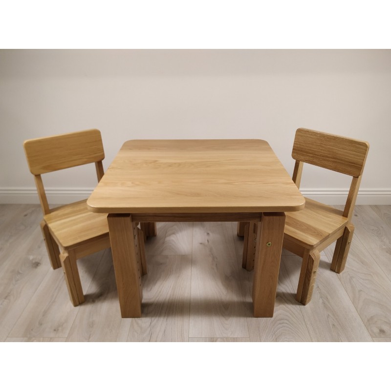 Staliukas ir kėdutės vaikams. Ąžuolinis Staliukas ir kėdutės vaikams. Ąžuolinis