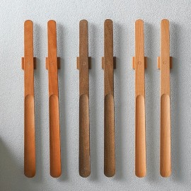 Batų šaukštas 55 cm. Riešutas. Magnetinis. Batų šaukštas 55 cm. Riešutas. Magnetinis.