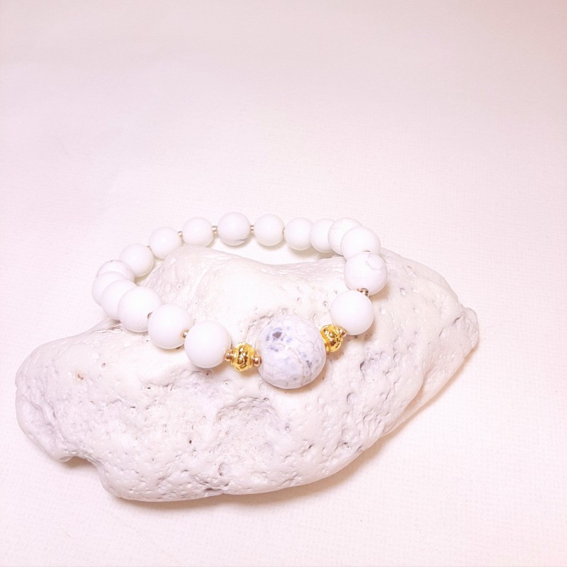 Apyrankė su žadeitu ir hematitu